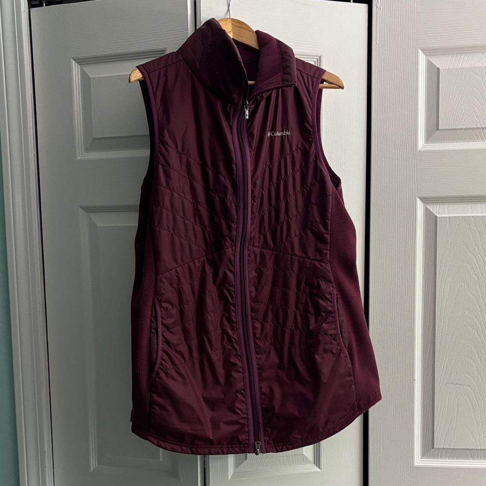 Columbia Women's Dark Red Quilted Vest